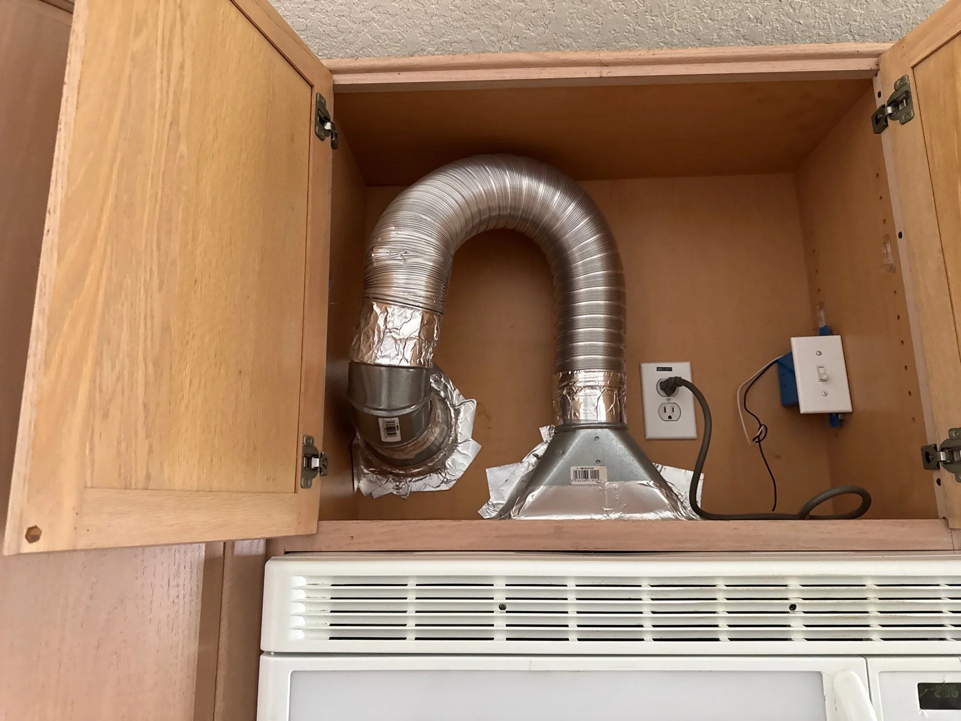 Kitchen Cabinets 20030 Hemingstone Ln 6